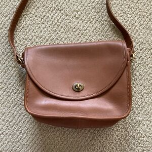 Laura U.S.A. Vintage Leather Brown Crossbody Brass Turnlock Bag Handbag Like New